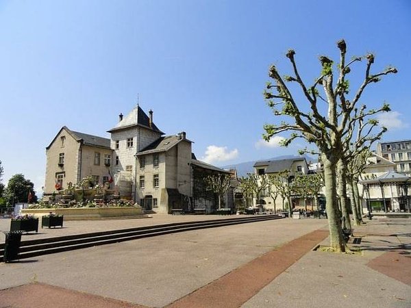 Quelles sont les dernières informations sur le marché immobilier à Aix-les-Bains ?